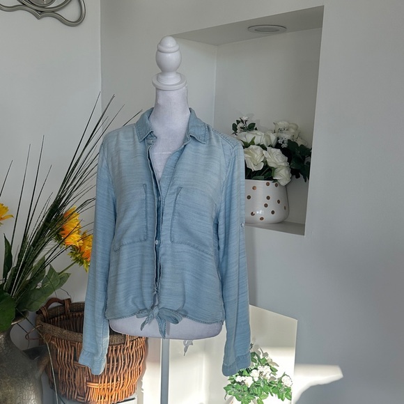 Cloth & Stone Sky Blue Button Down Shirt - Picture 2 of 8